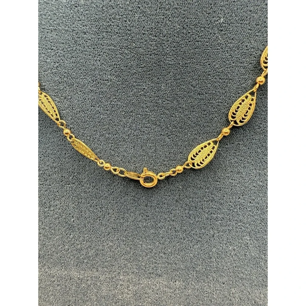 Vintage‎ 1990s Trifari Goldtone Filigree Teardrop Link Necklace – Signed Trifari